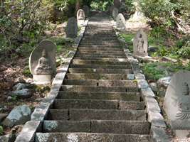 上越写真新潟県上越市板倉区にある山寺薬師参道の階段