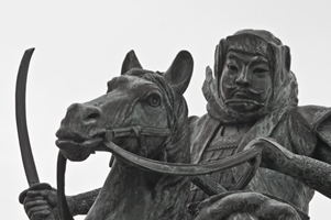 上越写真新潟県上越市埋蔵文化財センター前にある上杉謙信公像