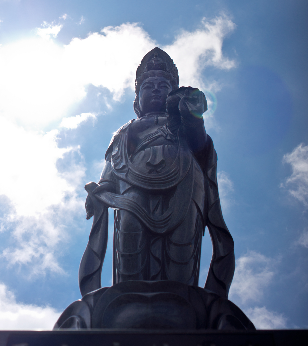 上越市高田寺町の善導寺にある聖観音菩薩像の写真