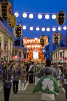 上越写真新潟県上越市高田本町での上越まつり昭和會による神輿渡御